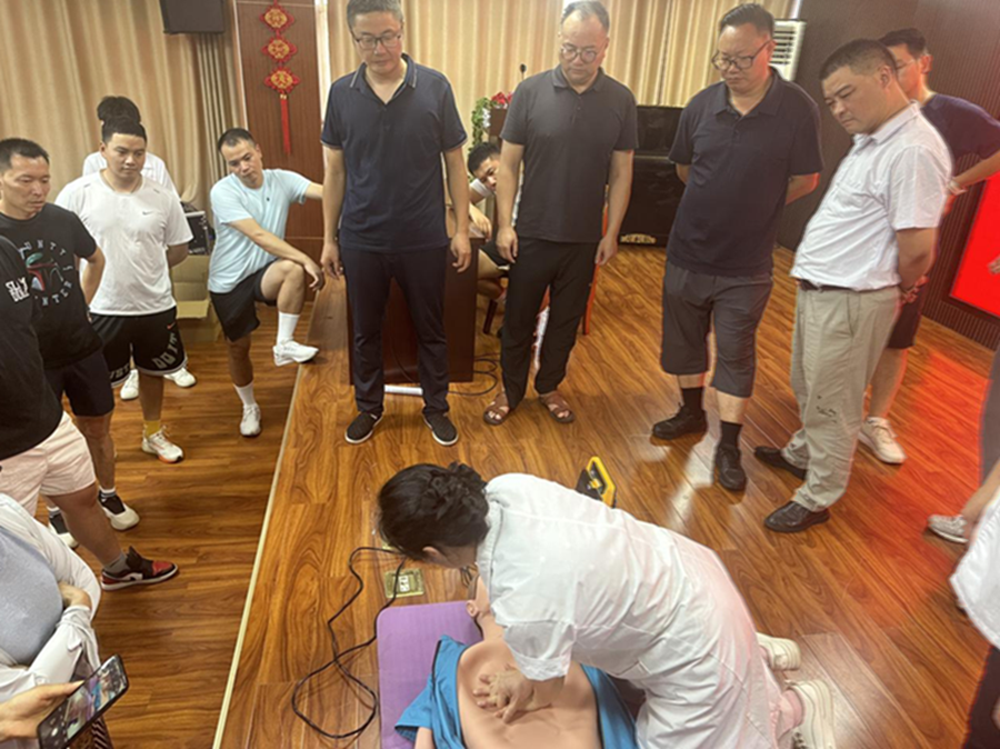 “掌握急救技能，筑牢安全防线”